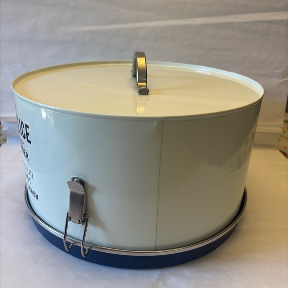 Rate Lenox Kate spade tin cake carrier 10” cake by the slice let them eat cake - Picture 2 of 16